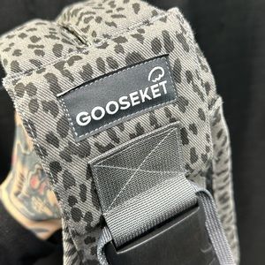 Gooseket baby/toddler sling
